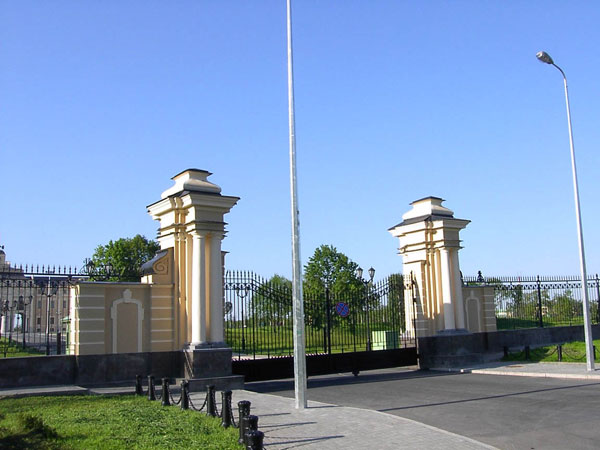 konstantinovskiydvorets-4.jpg